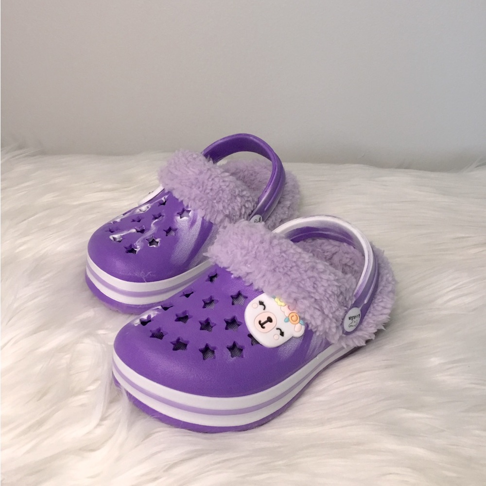 Koala clogs with fur.  Excellent condition.